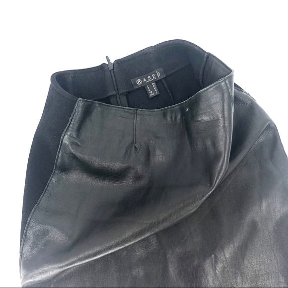 BASE ELEMENTS black leather asymmetric skirt Italy - Picture 2 of 4